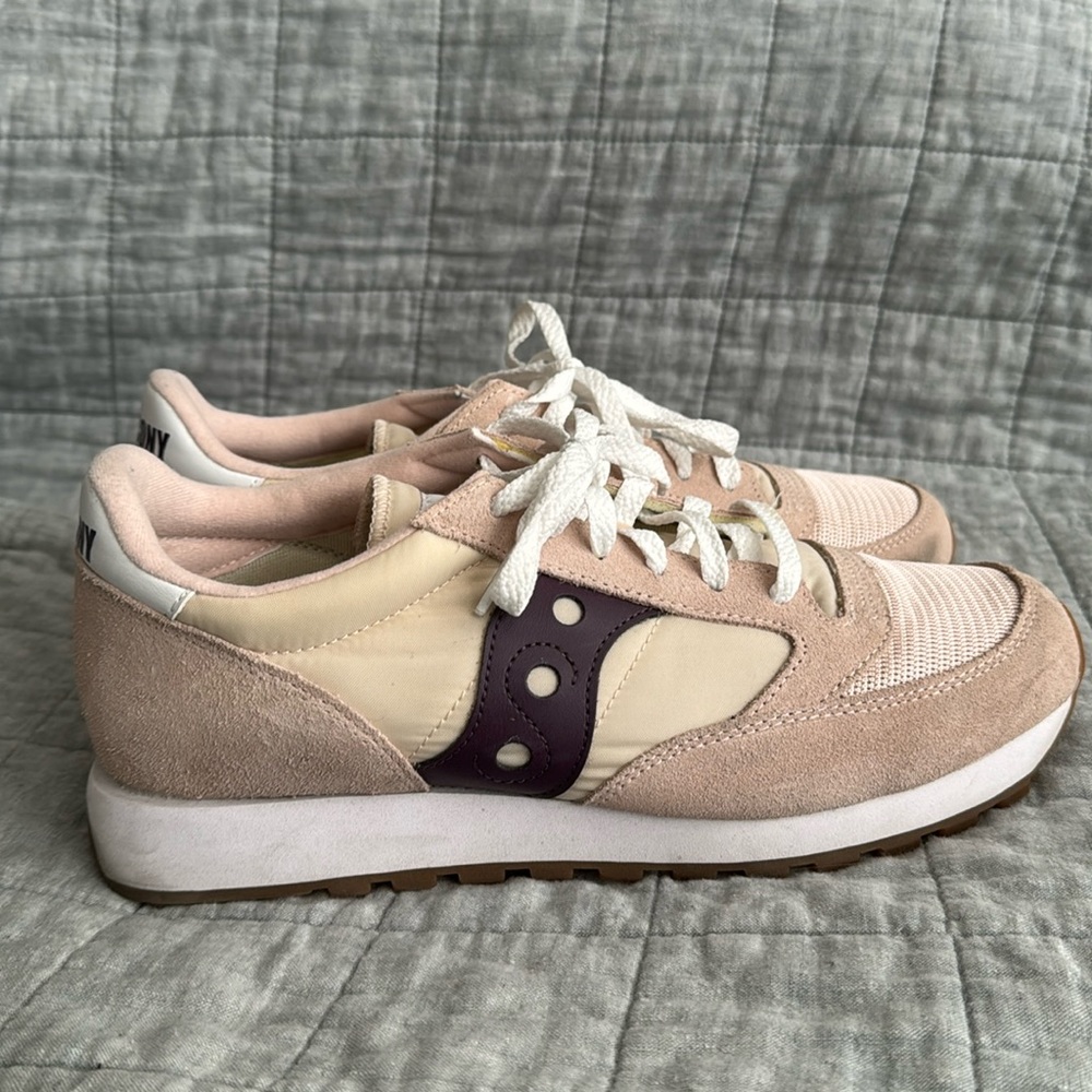 Women’s Saucony mauve and purple sneaker size 10